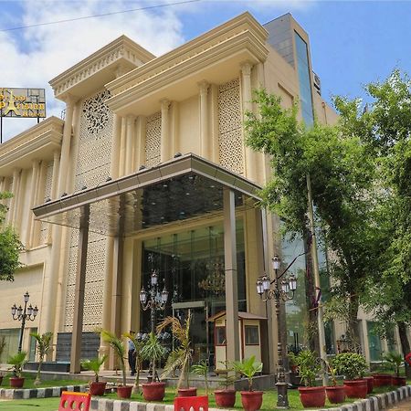 The Grand Parisian Hotel Delhi  Ngoại thất bức ảnh