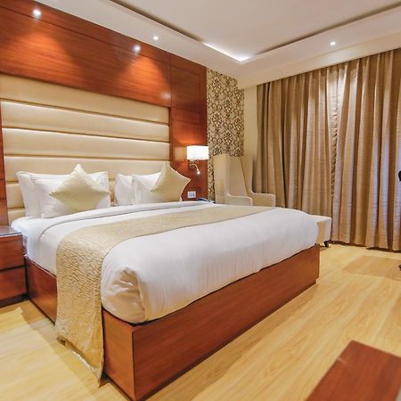The Grand Parisian Hotel Delhi  Ngoại thất bức ảnh