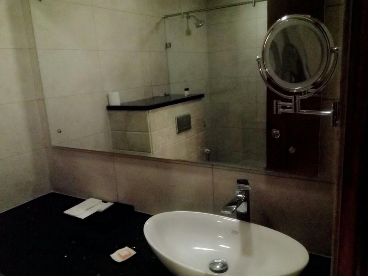 The Grand Parisian Hotel Delhi  Ngoại thất bức ảnh