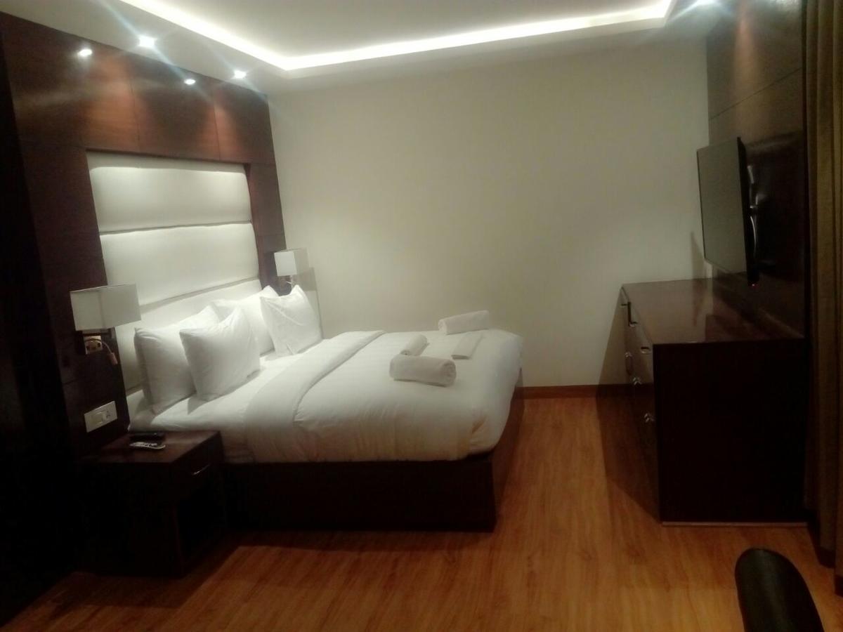 The Grand Parisian Hotel Delhi  Ngoại thất bức ảnh