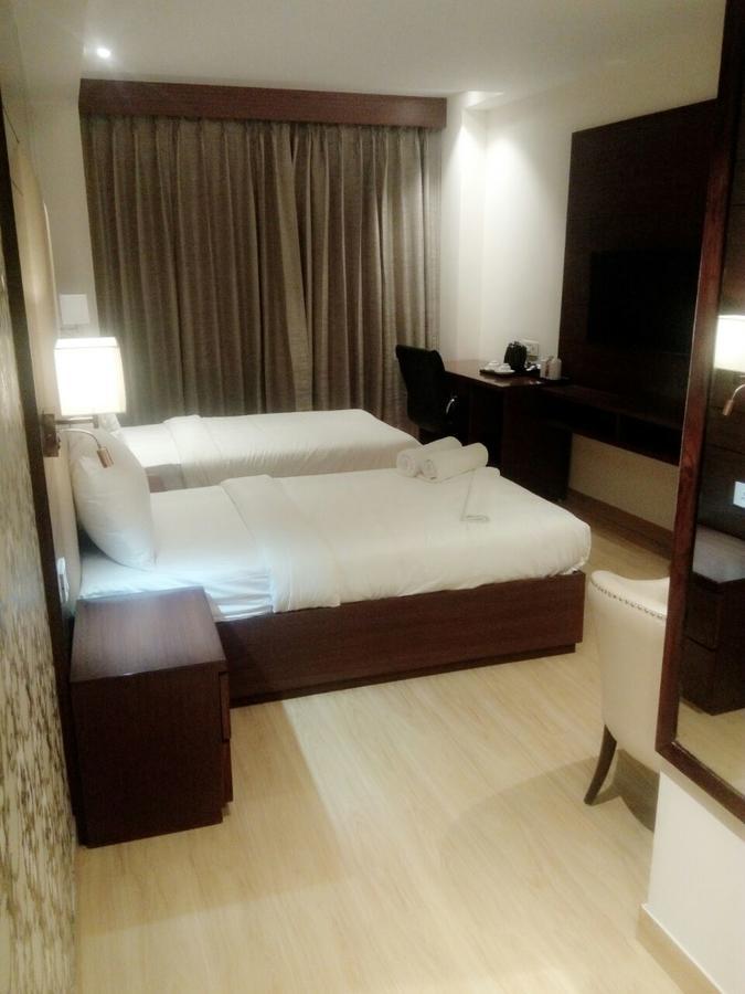 The Grand Parisian Hotel Delhi  Ngoại thất bức ảnh