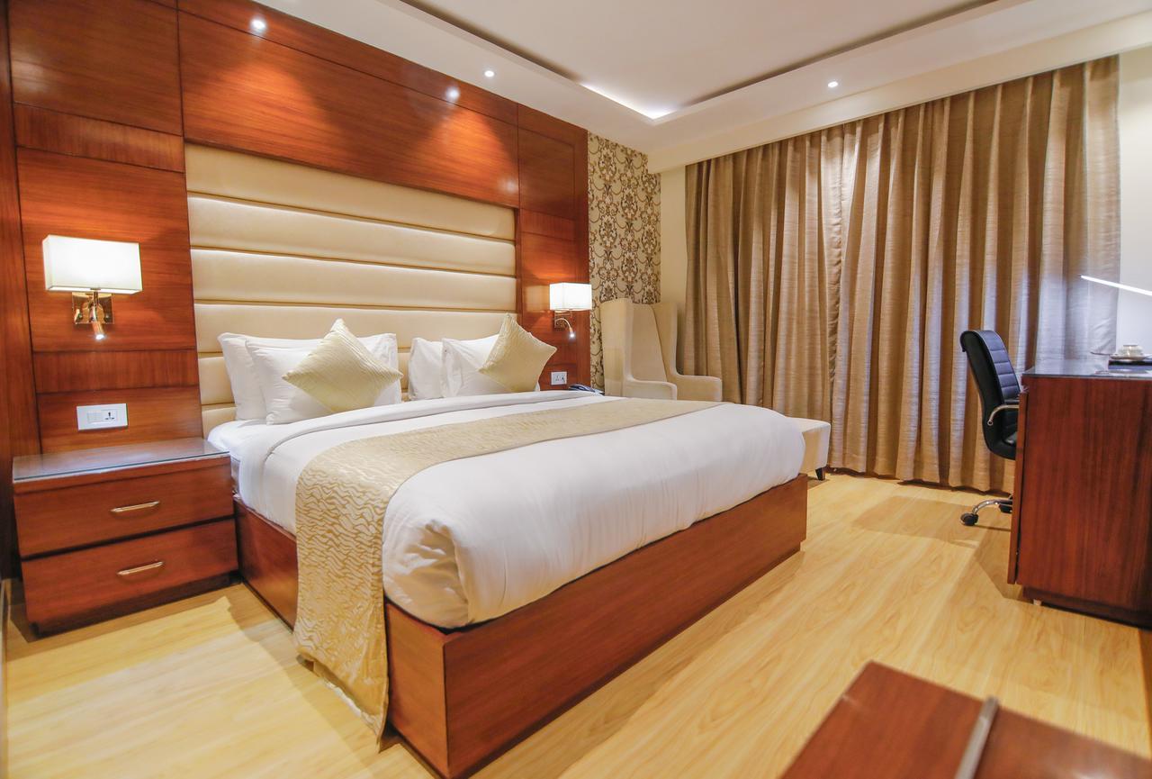 The Grand Parisian Hotel Delhi  Ngoại thất bức ảnh