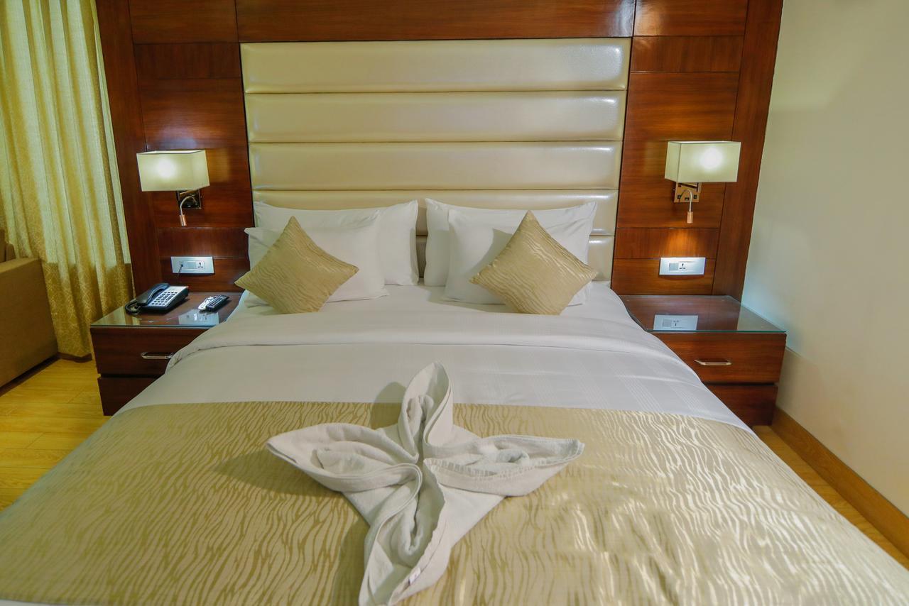 The Grand Parisian Hotel Delhi  Ngoại thất bức ảnh