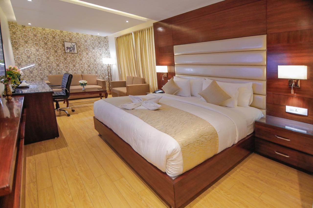 The Grand Parisian Hotel Delhi  Ngoại thất bức ảnh