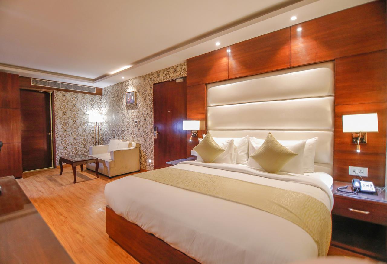 The Grand Parisian Hotel Delhi  Ngoại thất bức ảnh