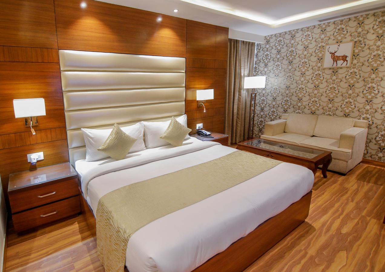 The Grand Parisian Hotel Delhi  Ngoại thất bức ảnh